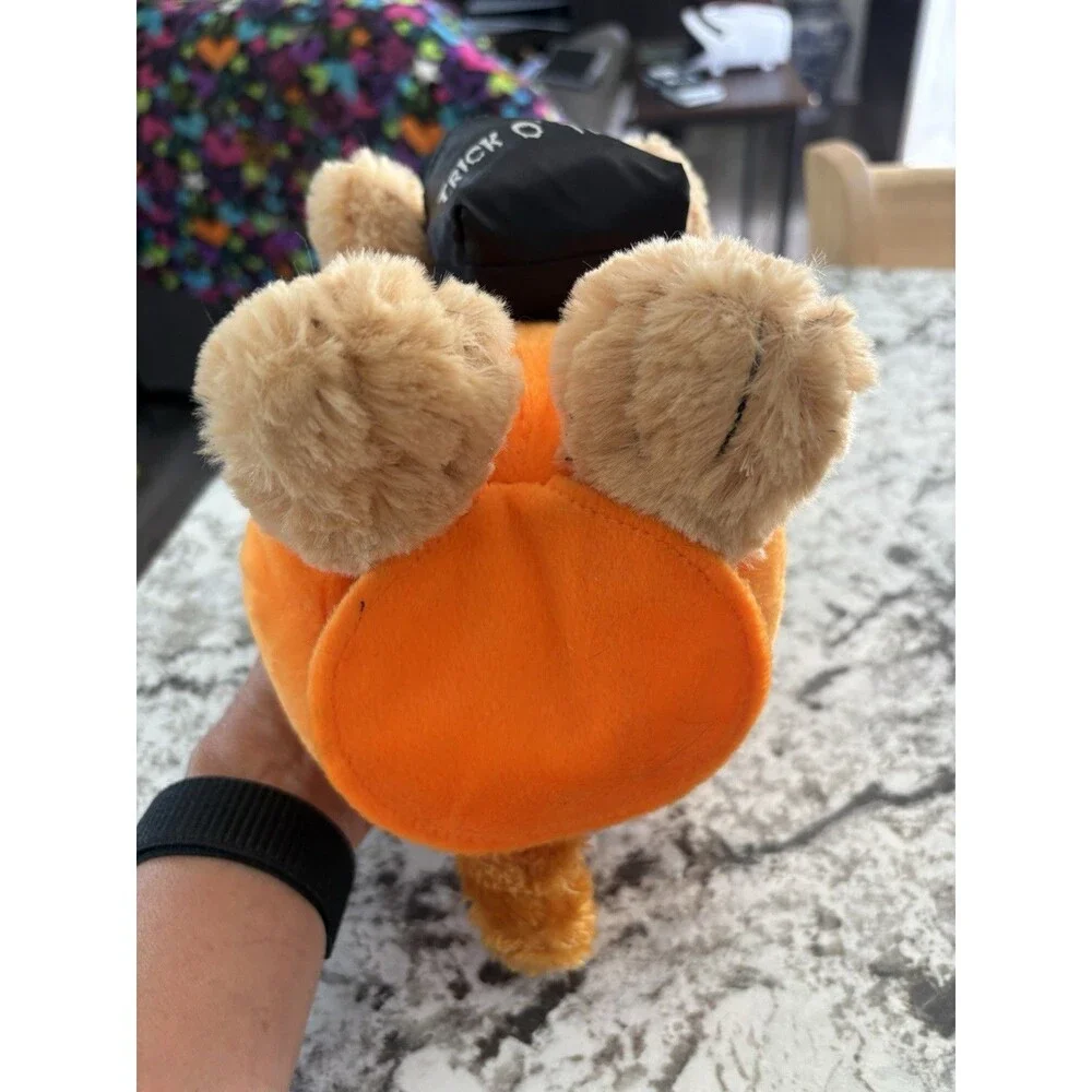 Avon Halloween Singing Dog w/ Trick or Treat Bag Pumpkin Outfit We Got the Treat